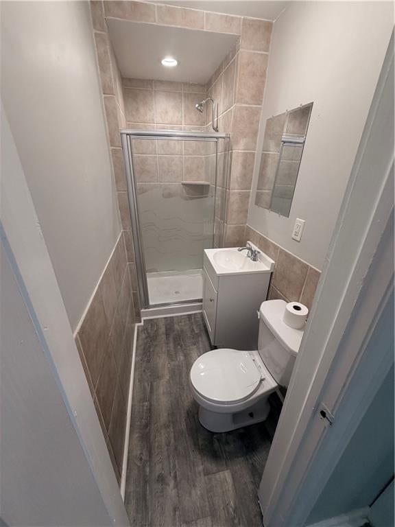 704 Rhodes Avenue — photo 19