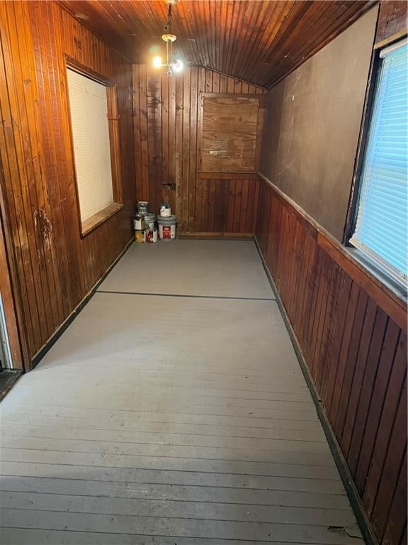 704 Rhodes Avenue — photo 26