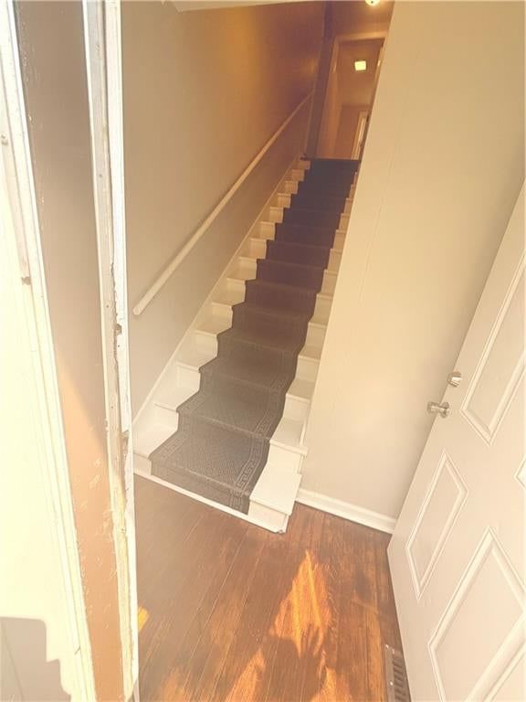 704 Rhodes Avenue — photo 27