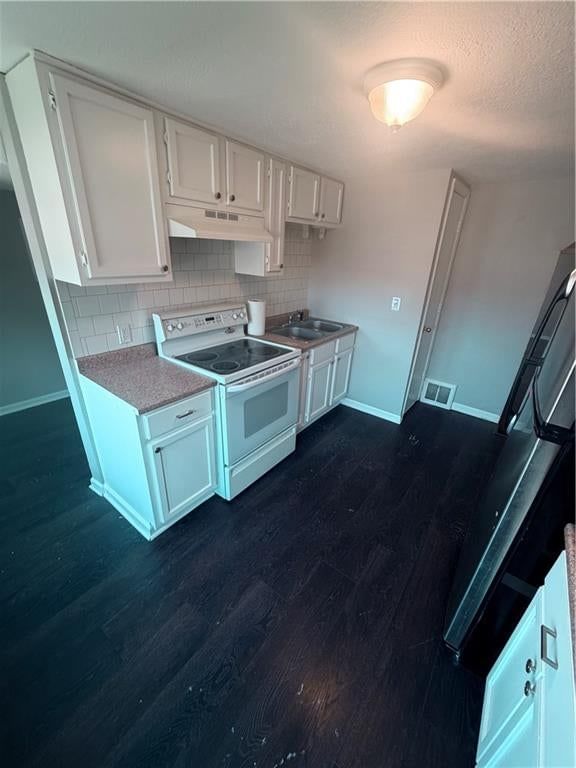 704 Rhodes Avenue — photo 30