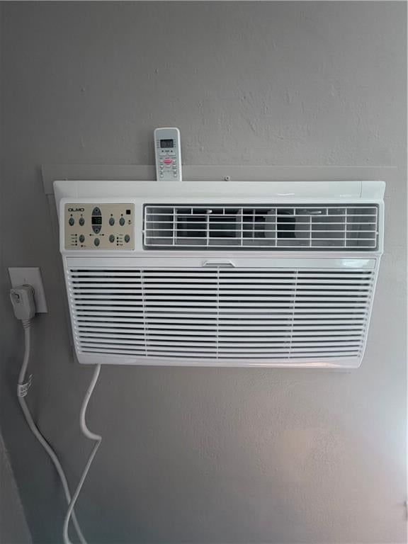 704 Rhodes Avenue — photo 38