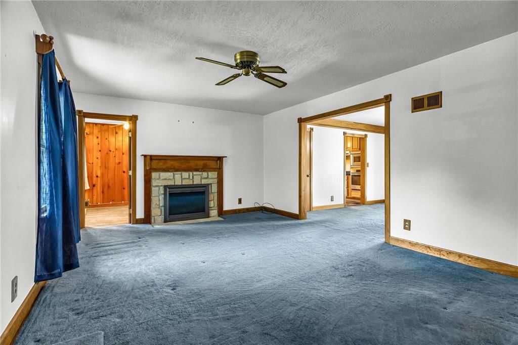 Photo 6 of 27 - 5530 N Spruce Avenue, Kansas City, MO 64119