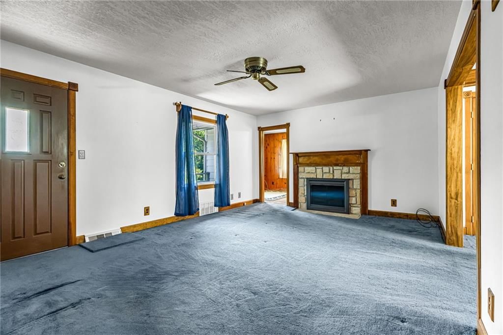 Photo 8 of 27 - 5530 N Spruce Avenue, Kansas City, MO 64119