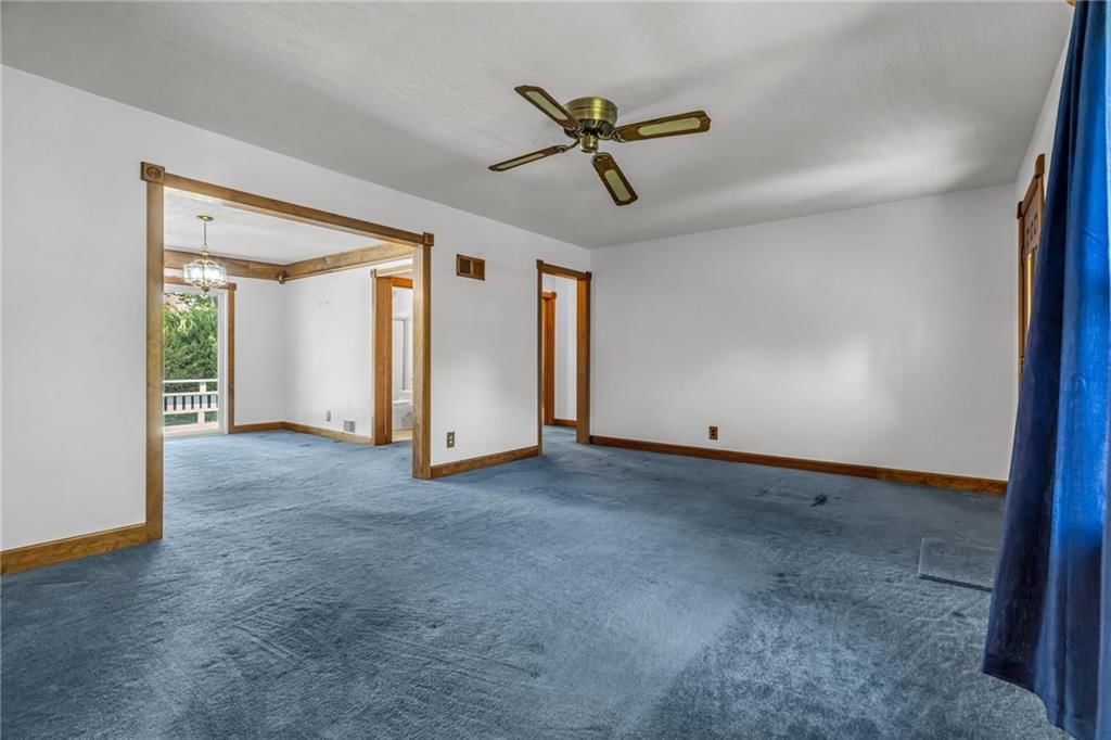 Photo 10 of 27 - 5530 N Spruce Avenue, Kansas City, MO 64119