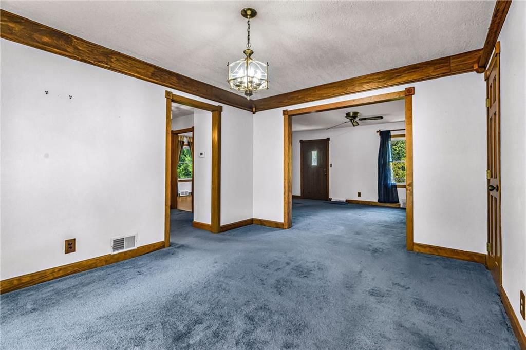 Photo 14 of 27 - 5530 N Spruce Avenue, Kansas City, MO 64119