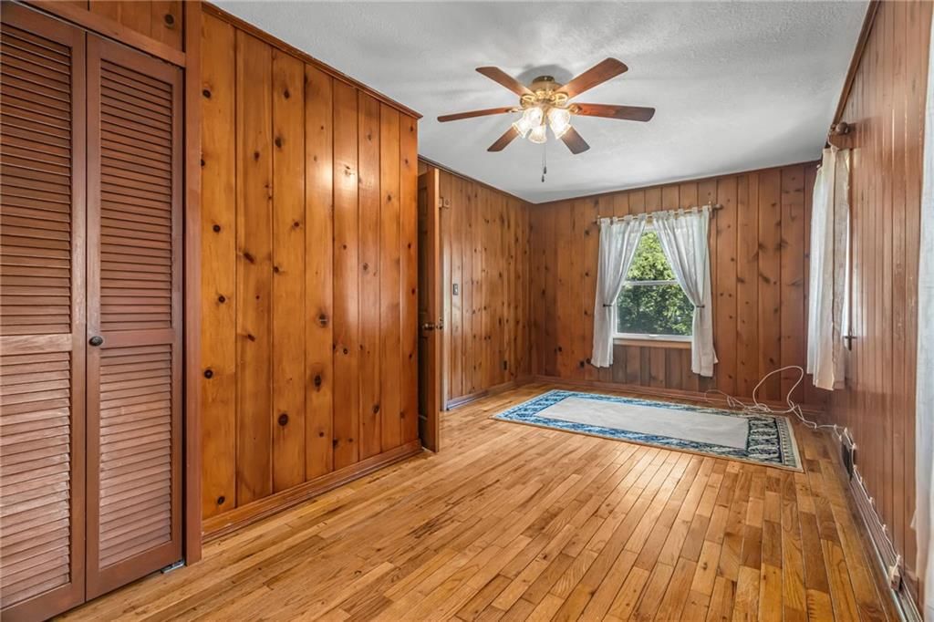 Photo 16 of 27 - 5530 N Spruce Avenue, Kansas City, MO 64119