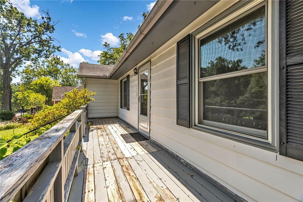 Photo 22 of 27 - 5530 N Spruce Avenue, Kansas City, MO 64119
