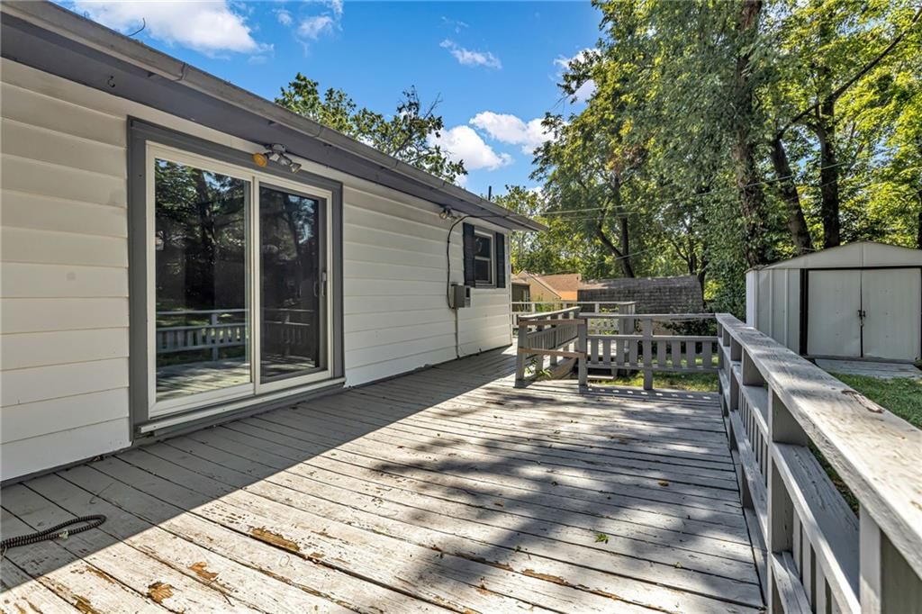 Photo 23 of 27 - 5530 N Spruce Avenue, Kansas City, MO 64119