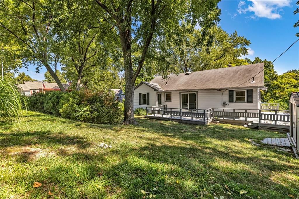 Photo 25 of 27 - 5530 N Spruce Avenue, Kansas City, MO 64119