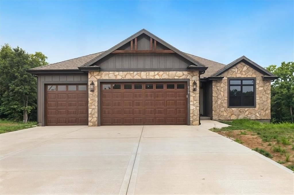 2204 Arbor Lane, Excelsior Springs, MO: listing photo 2
