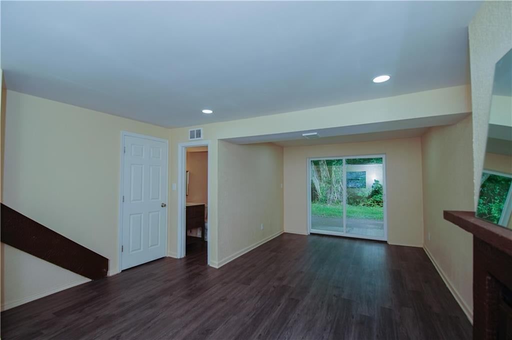 9528 Manning Avenue — photo 5