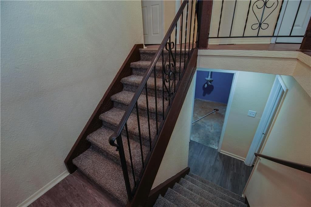 9528 Manning Avenue — photo 8