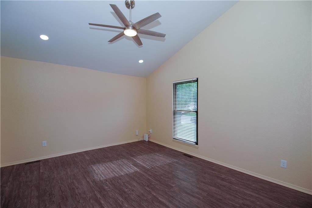 9528 Manning Avenue — photo 10