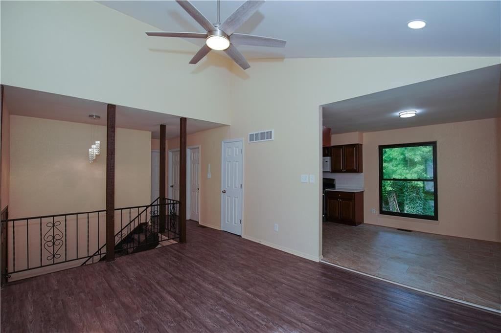 9528 Manning Avenue — photo 11