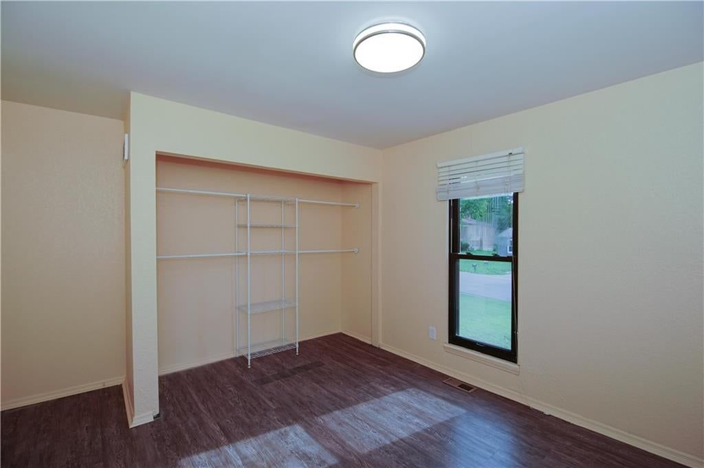 9528 Manning Avenue — photo 21