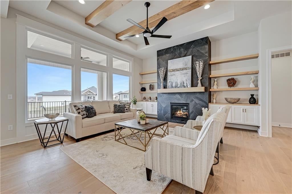 Photo 5 of 24 - 24980 W 98th Place, Lenexa, KS 66227