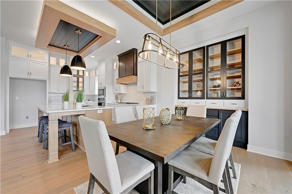 Photo 9 of 24 - 24980 W 98th Place, Lenexa, KS 66227