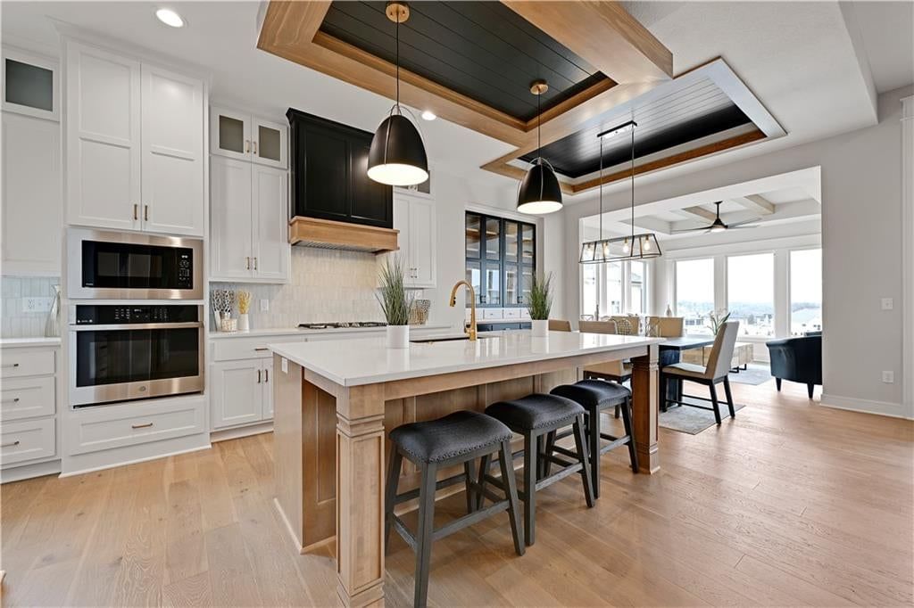 Photo 13 of 24 - 24980 W 98th Place, Lenexa, KS 66227