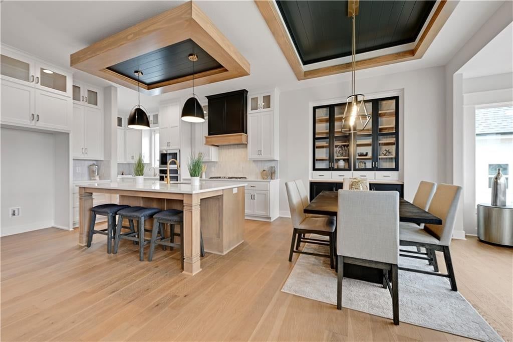 Breakfast nook at 24980 W 98th Place, Lenexa, KS 66227
