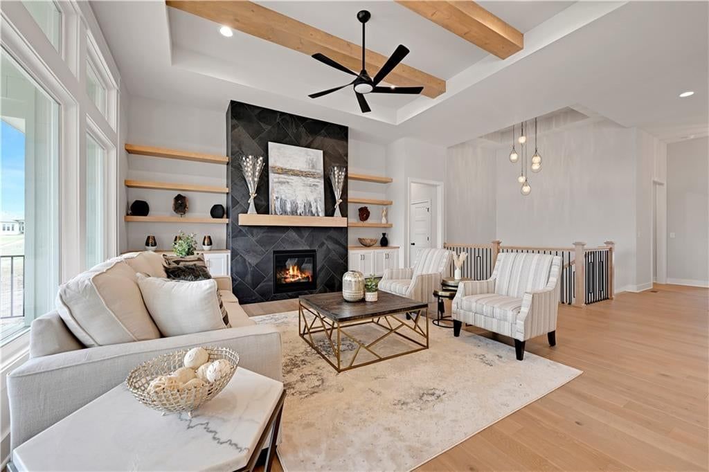 24980 W 98th Place, Lenexa, KS
