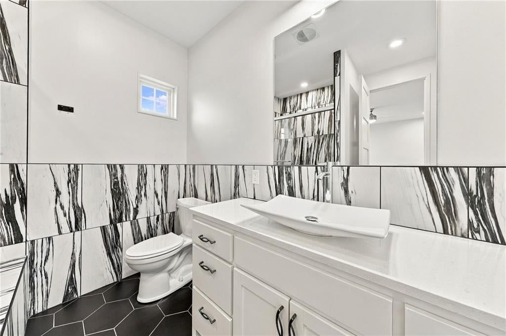 10239 N Kansas Avenue — photo 15