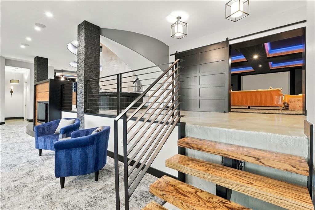 10239 N Kansas Avenue — photo 37