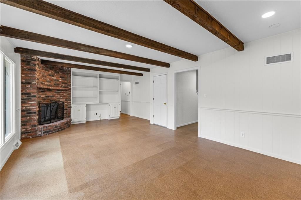 Photo 15 of 70 - 905 S Lincoln Avenue, Raymore, MO 64083