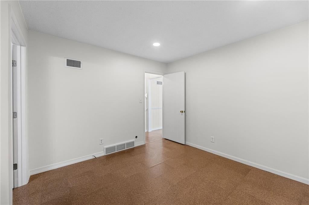 Photo 20 of 70 - 905 S Lincoln Avenue, Raymore, MO 64083