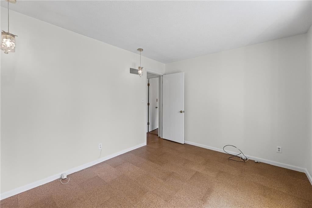 Photo 23 of 70 - 905 S Lincoln Avenue, Raymore, MO 64083