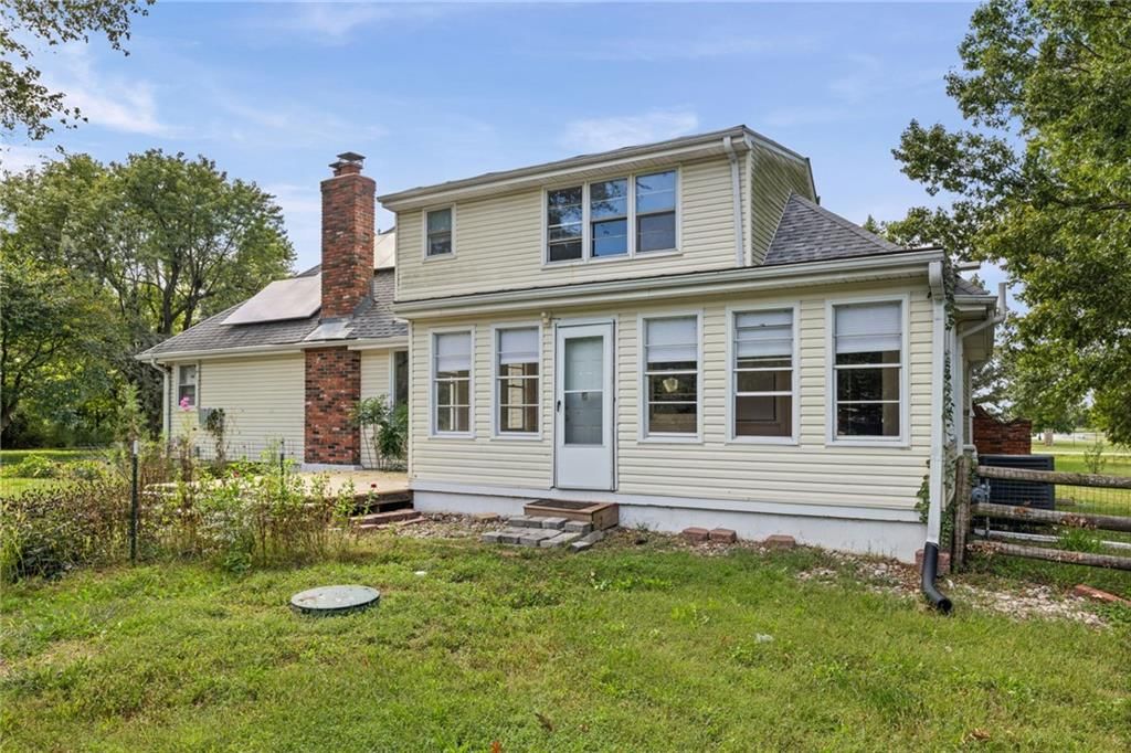 Photo 41 of 70 - 905 S Lincoln Avenue, Raymore, MO 64083
