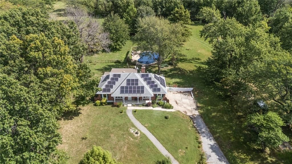 Photo 43 of 70 - 905 S Lincoln Avenue, Raymore, MO 64083