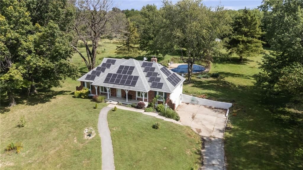 Photo 45 of 70 - 905 S Lincoln Avenue, Raymore, MO 64083