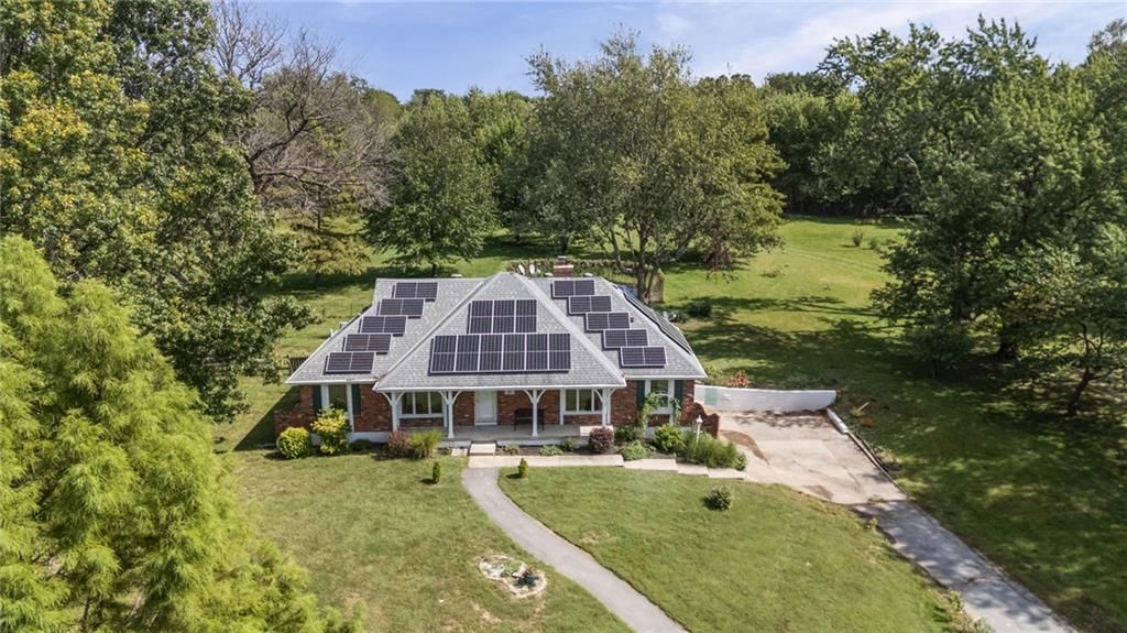 Photo 46 of 70 - 905 S Lincoln Avenue, Raymore, MO 64083