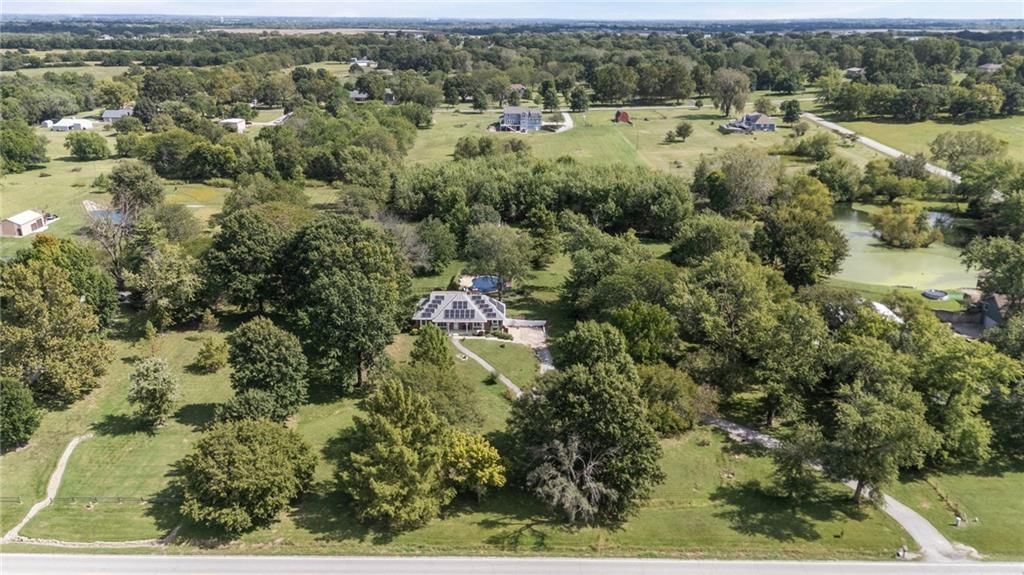 Photo 48 of 70 - 905 S Lincoln Avenue, Raymore, MO 64083