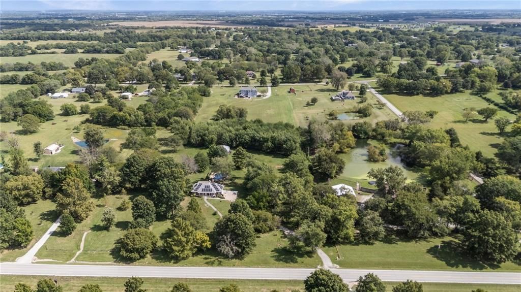 Photo 49 of 70 - 905 S Lincoln Avenue, Raymore, MO 64083