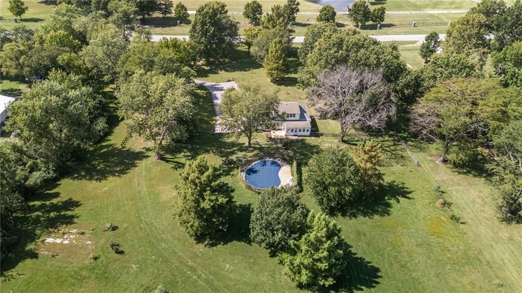 Photo 56 of 70 - 905 S Lincoln Avenue, Raymore, MO 64083