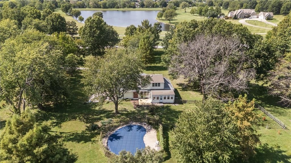 Photo 58 of 70 - 905 S Lincoln Avenue, Raymore, MO 64083
