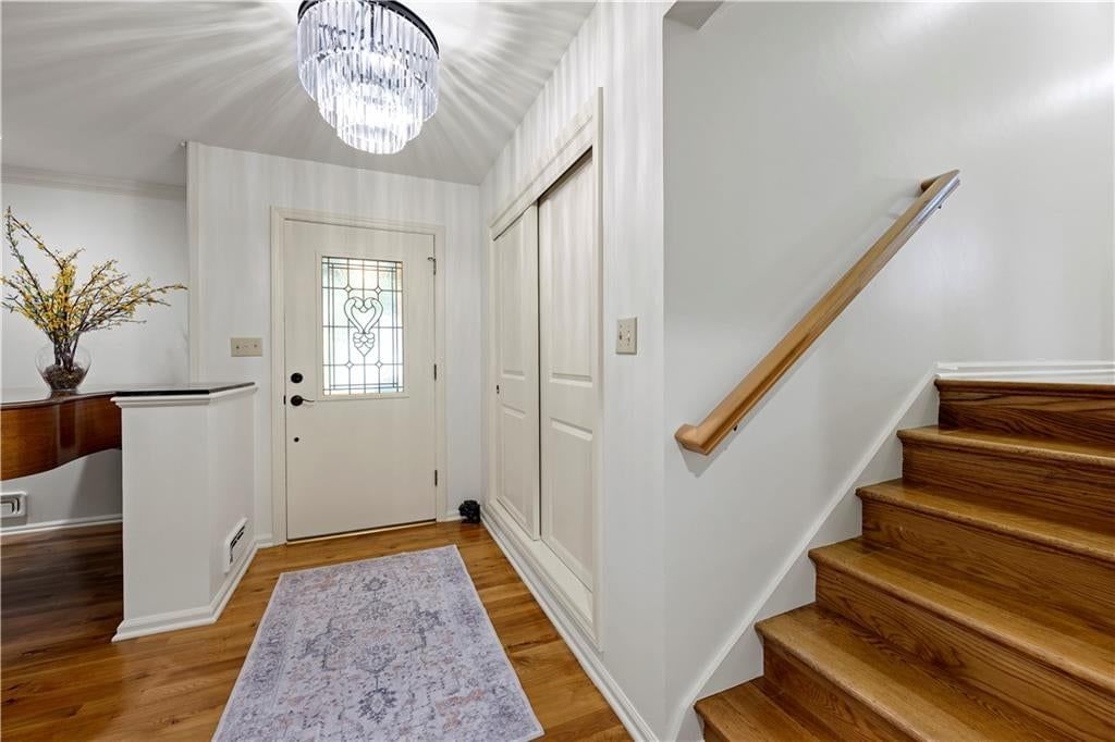 9828 Sagamore Road, Leawood, KS: listing photo 3