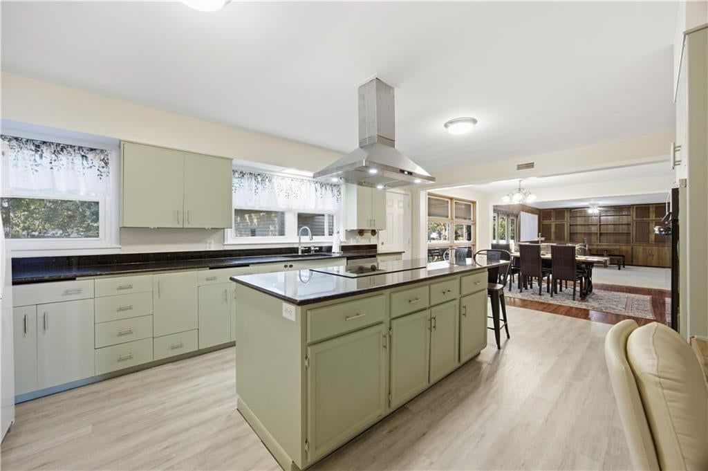 1410 Washington Street — photo 17