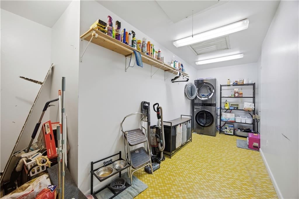 1410 Washington Street — photo 37