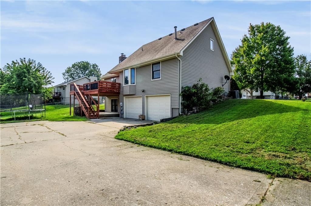 609 Foster Lane — photo 32