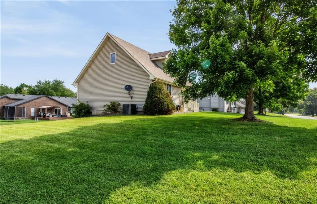 609 Foster Lane — photo 35