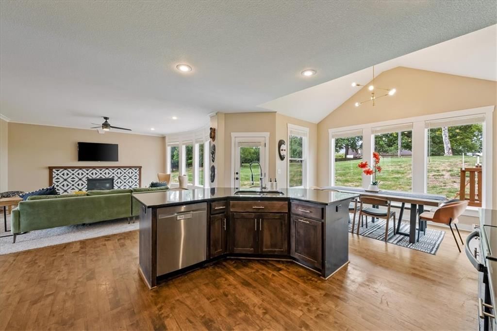 12542 Walnut Court — photo 10