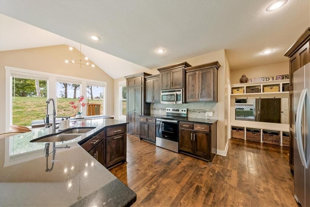 12542 Walnut Court — photo 12