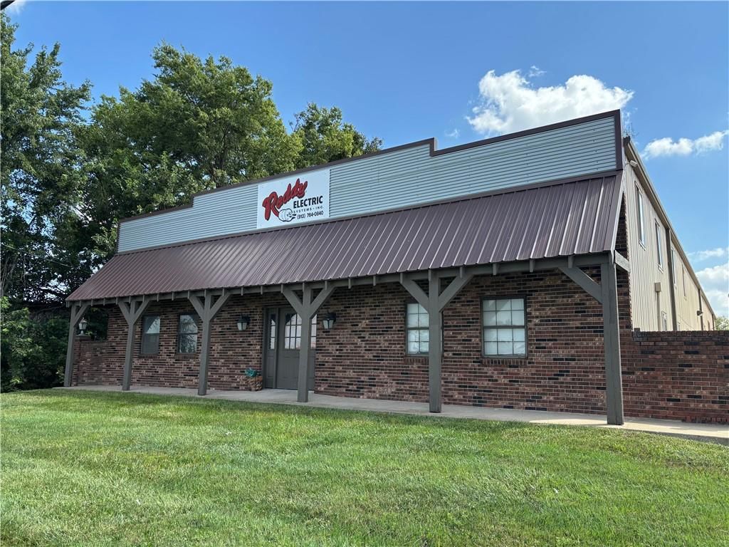 15385 US 169 Highway S — photo 1