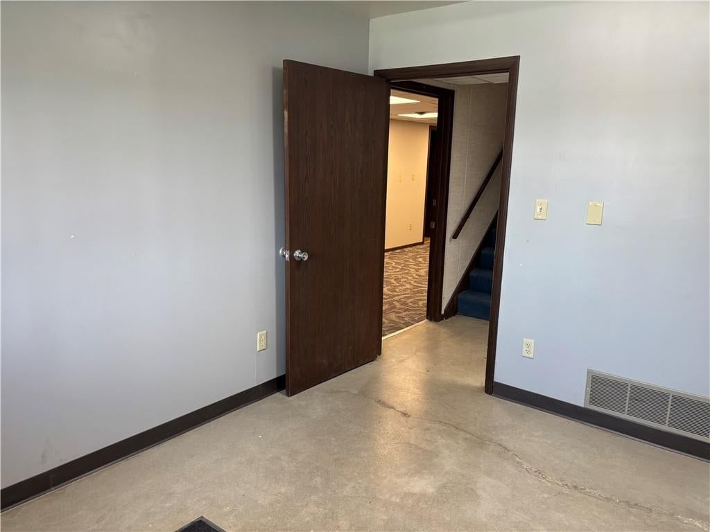 15385 US 169 Highway S — photo 5