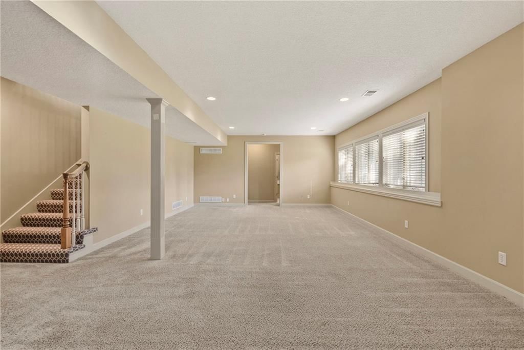 11511 W 143rd Terrace — photo 20