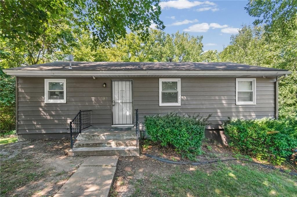 7030 MANCHESTER Avenue — photo 1