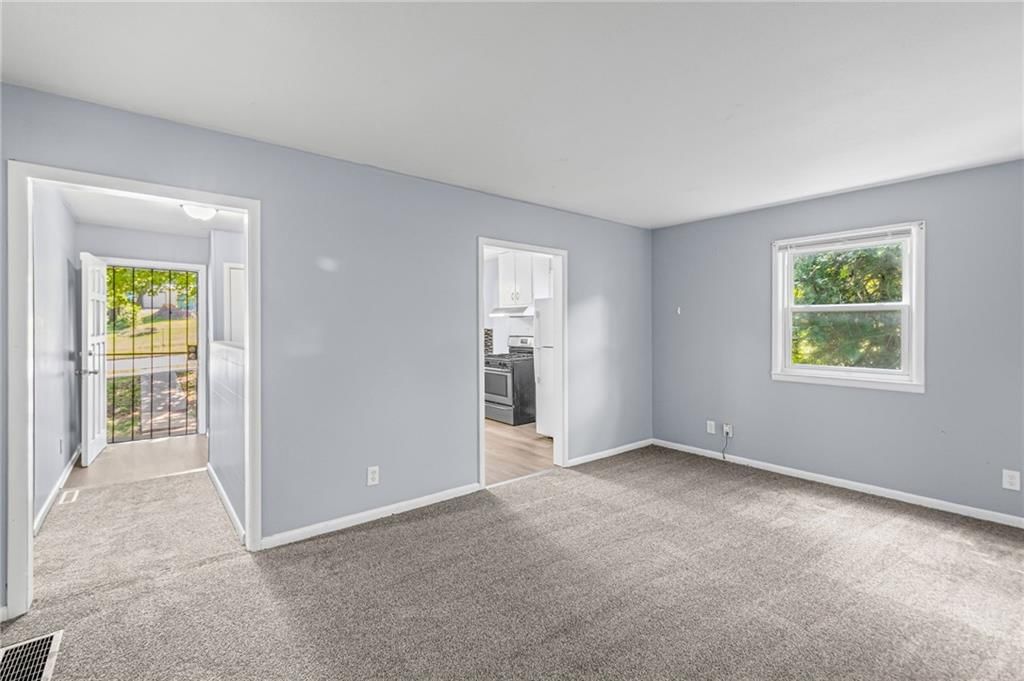 7030 MANCHESTER Avenue — photo 4