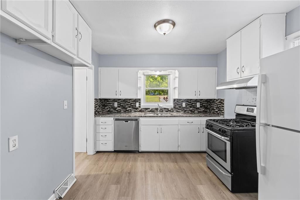 7030 MANCHESTER Avenue — photo 6